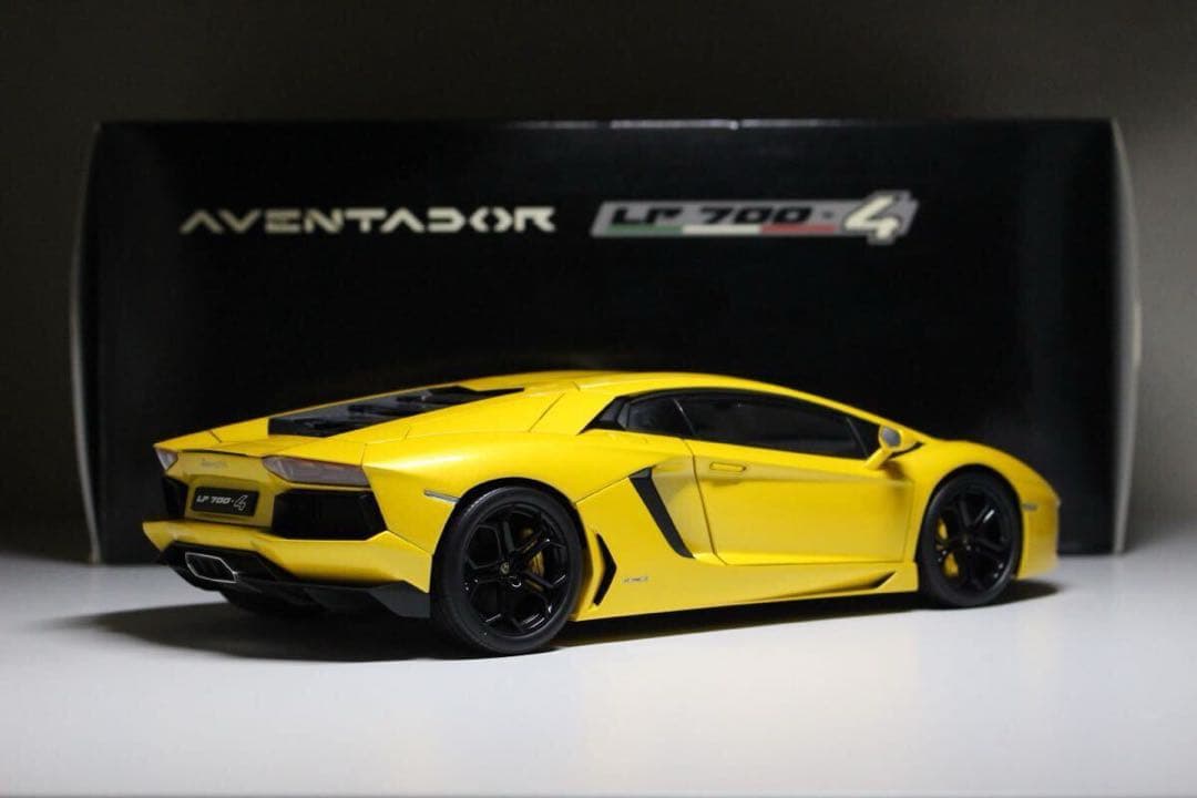 1/18 ランボルギーニ アヴェンタドール LP700-4 オートアート