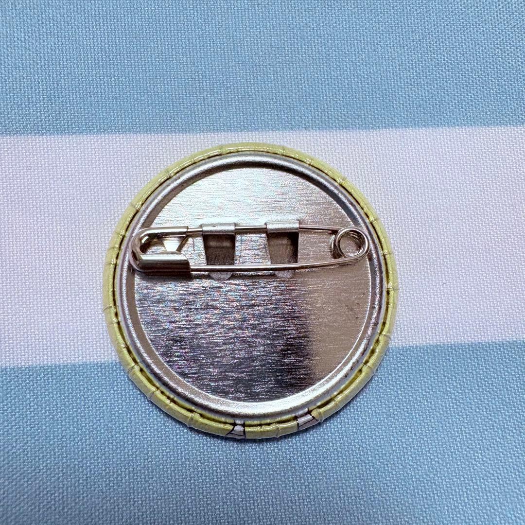 クレヨンしんちゃん　缶バッジ　アクションデパート東京駅店　限定　レア