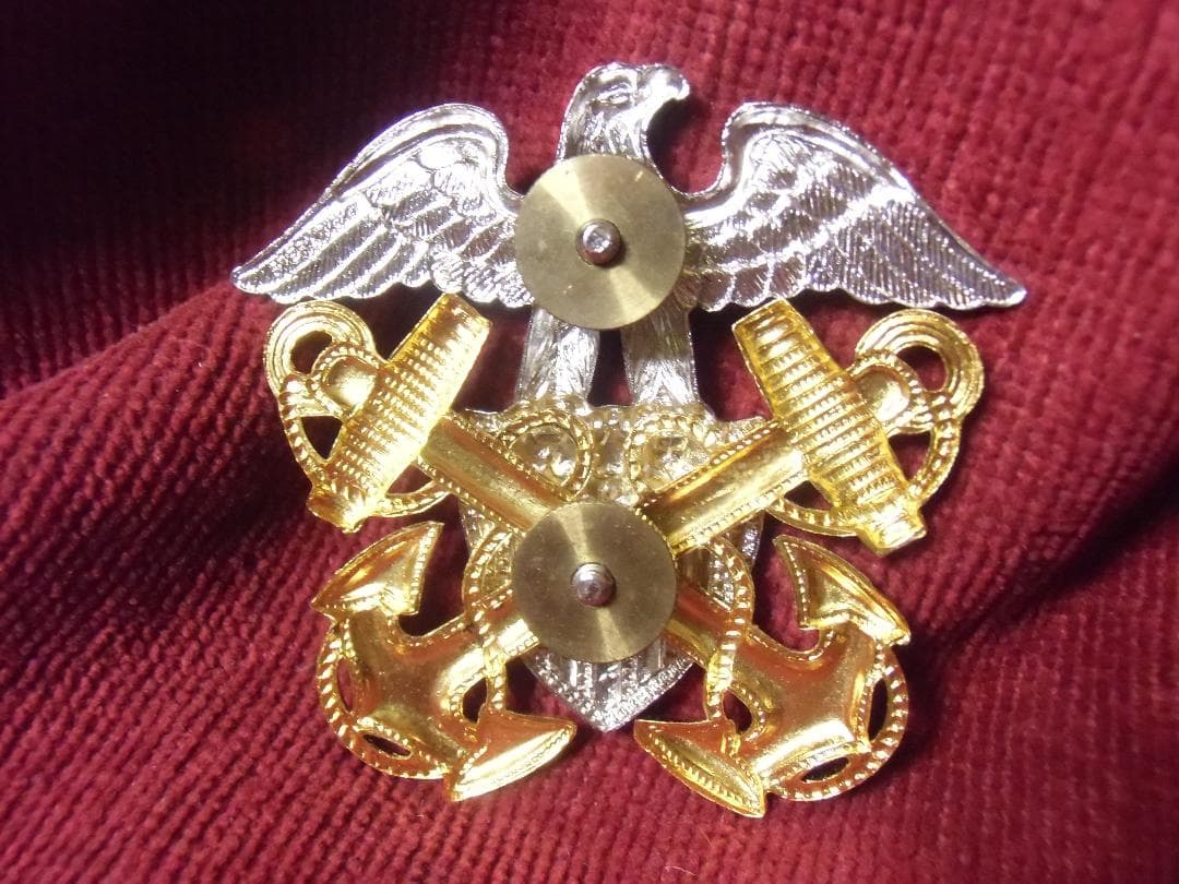 ★１９７０年代＊アメリカ軍＊海軍＊９２５銀製＊将校制帽章（実物）