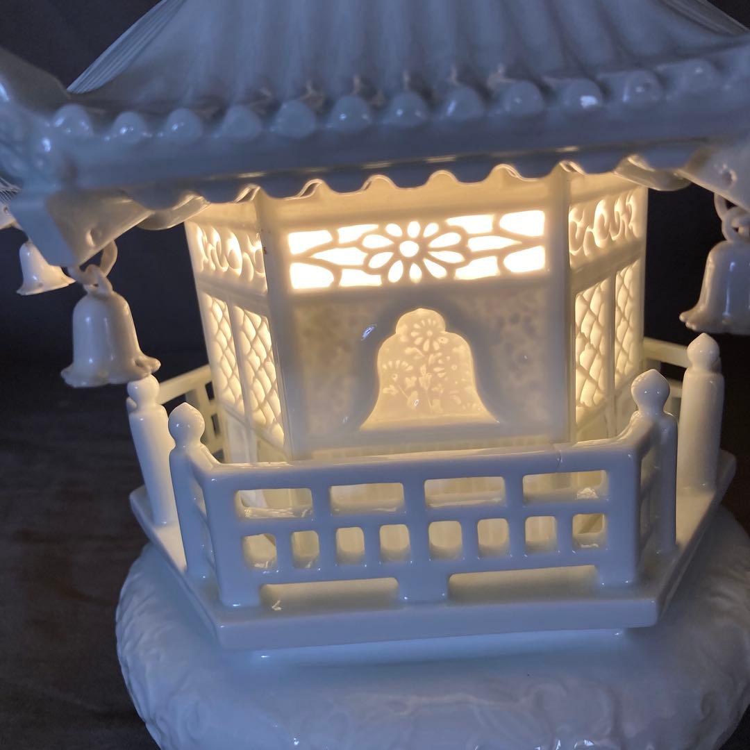 【杉原一壷】白磁彫刻の伝統　日本の名窯　杉原一壷作　白磁彫刻夢殿　照明灯置物