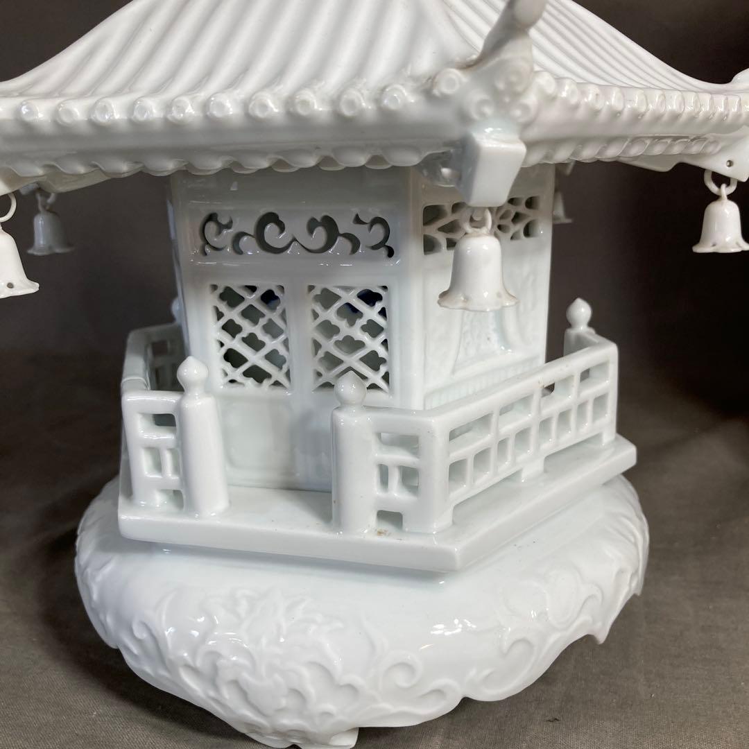 【杉原一壷】白磁彫刻の伝統　日本の名窯　杉原一壷作　白磁彫刻夢殿　照明灯置物