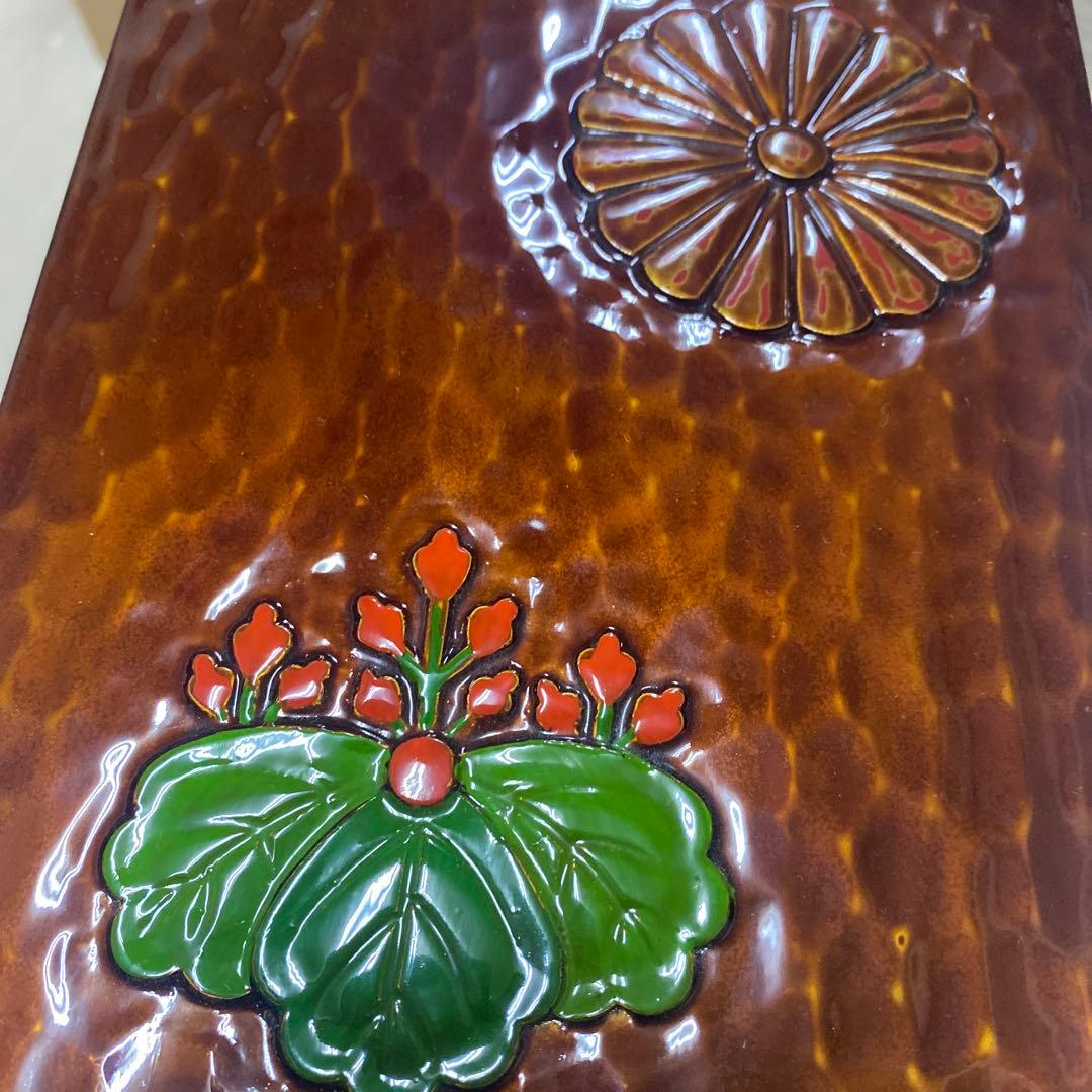 木製茶箱　菊桐彫模様色付き　未使用