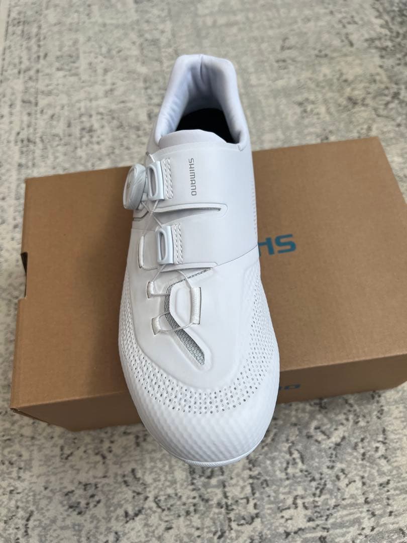 Ye　美品　SHIMANO RC5 ホワイト 41サイズ