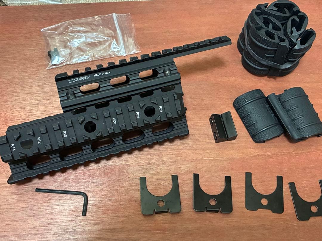 LEAPERS リーパーズ　UTG AK クアッドハンドガード 実物