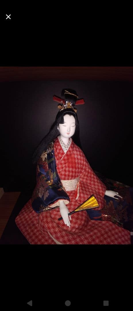 【期間限定割引！】伝統的な市松人形 赤と白の着物