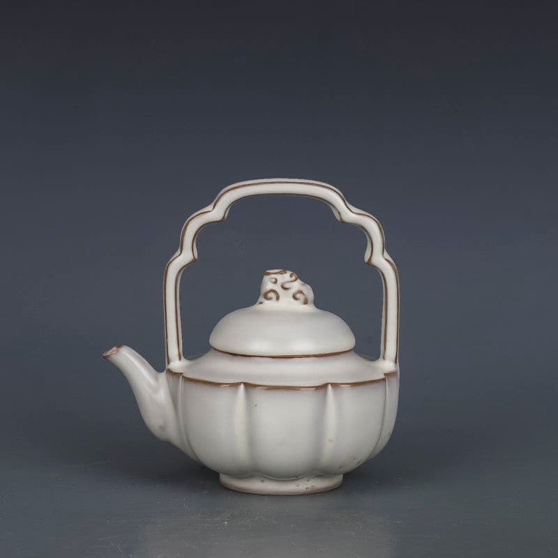 宋汝窯月牙白釉提梁壺   急須  工芸品 美術品 置物