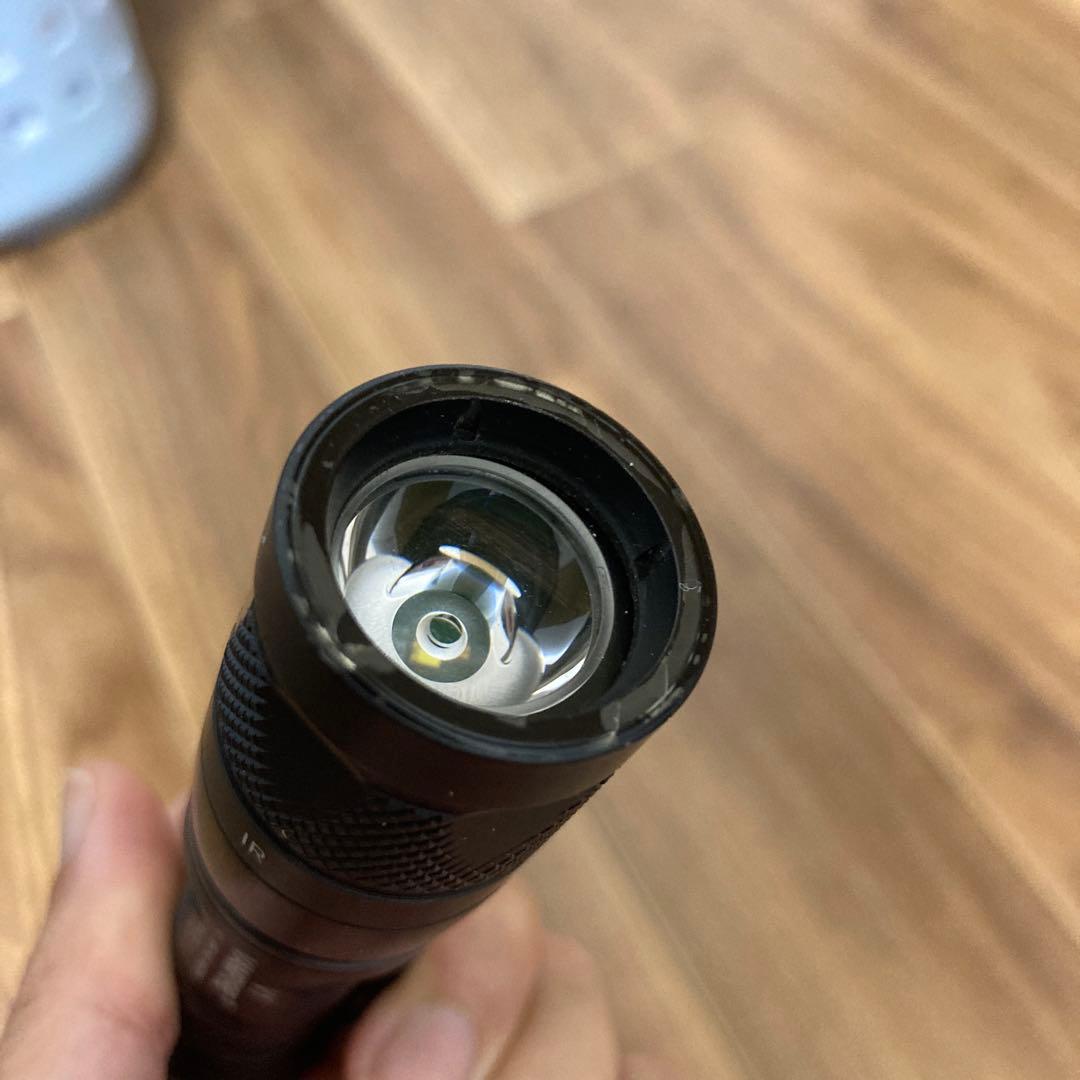 SureFire V1 Vampire フラッシュライト