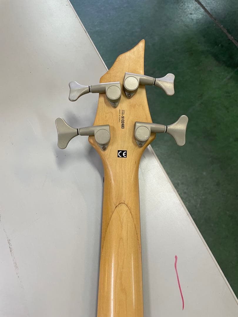 エレキベース 4弦 赤