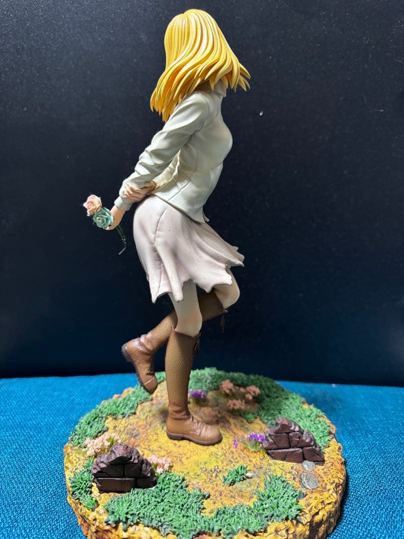 進撃の巨人　クリスタ　ガレージキット完成品　フリーダムスタジオ