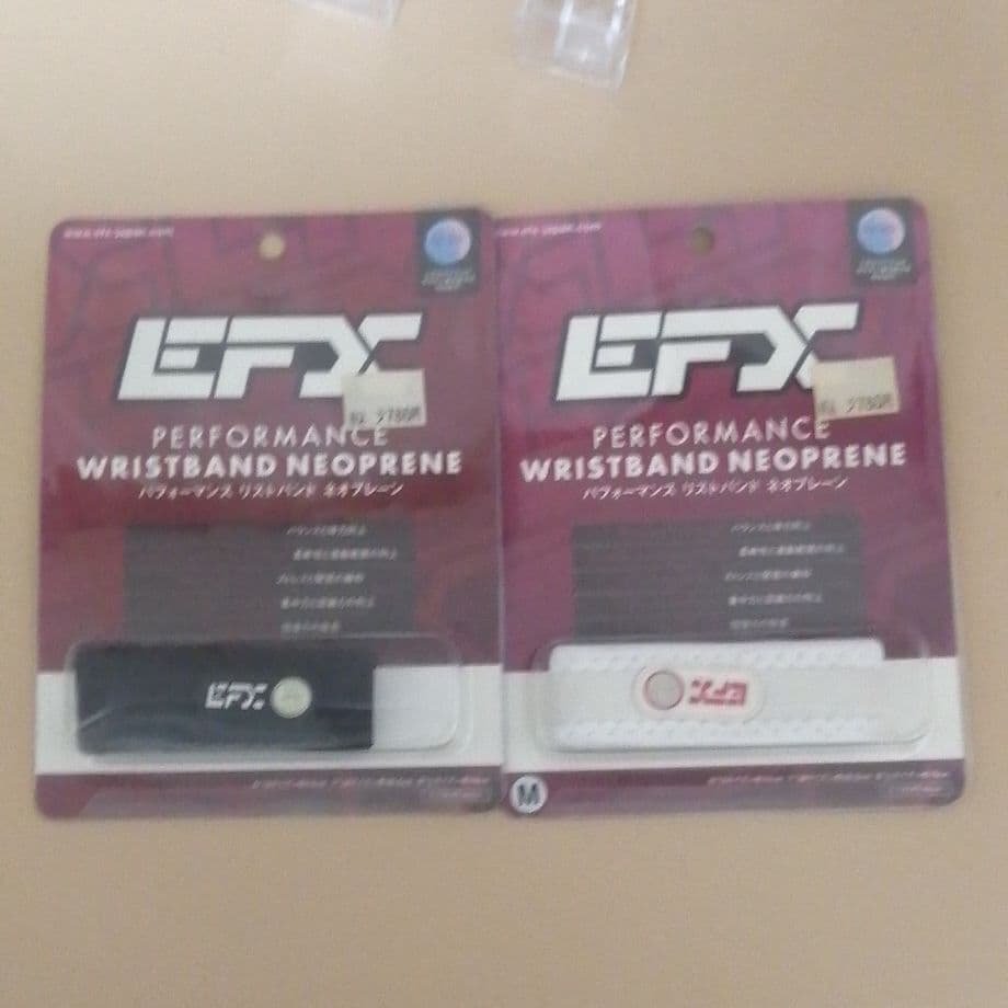 リストバンドスポーツ2個セット(黒白)