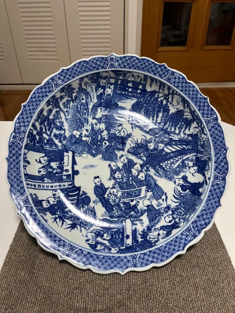 中国美術　中国染付人物文様　絵付大皿　中国ヴィンテージ 刻印あり