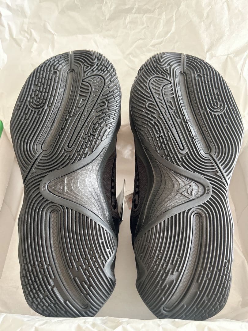 たまご　ナイキ ヤニス イモータリティ 4 EP ブラック 26.5センチ