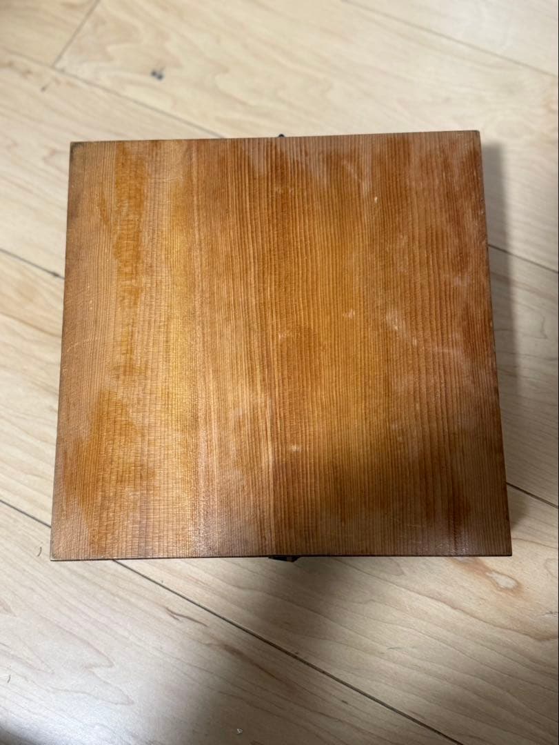 伝統工芸品である渋草焼（しぶくさやき）の「赤絵赤玉唐子図飾皿」木箱付き