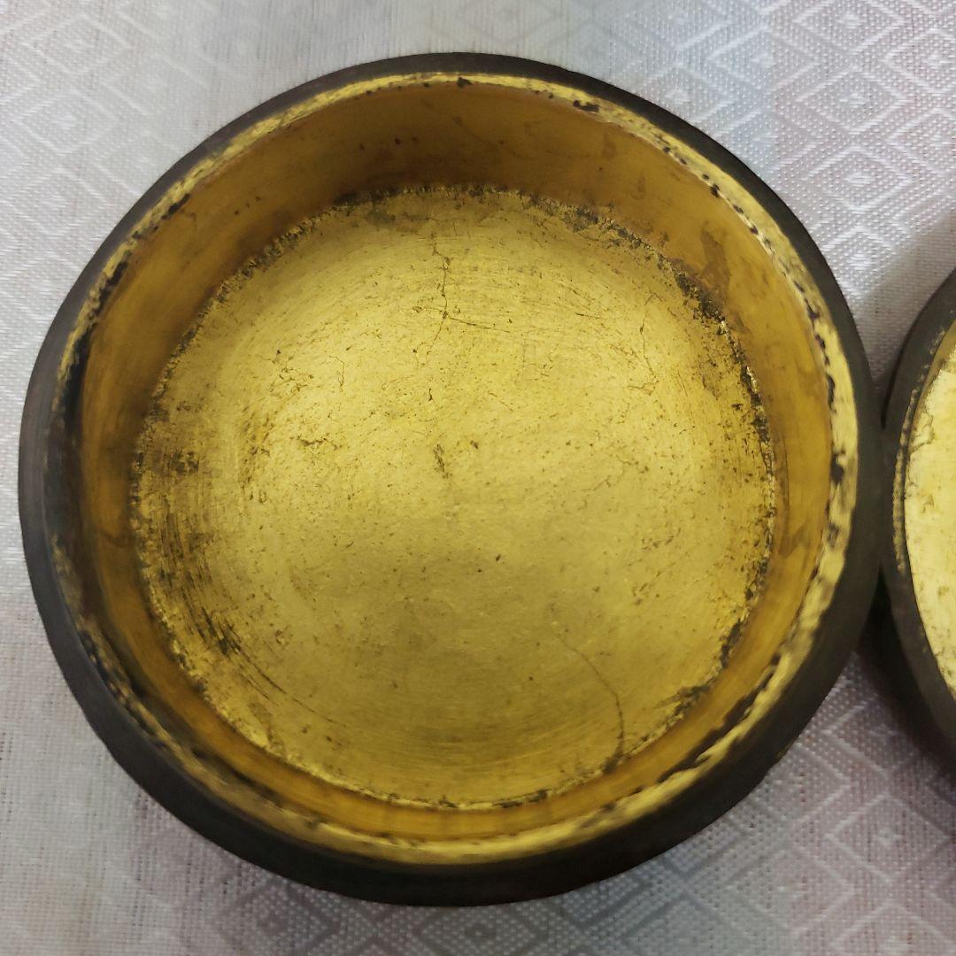 Ｂフライデー　蔵出し特価銅製 香合 彫刻模様 木製箱付き　作家物古物