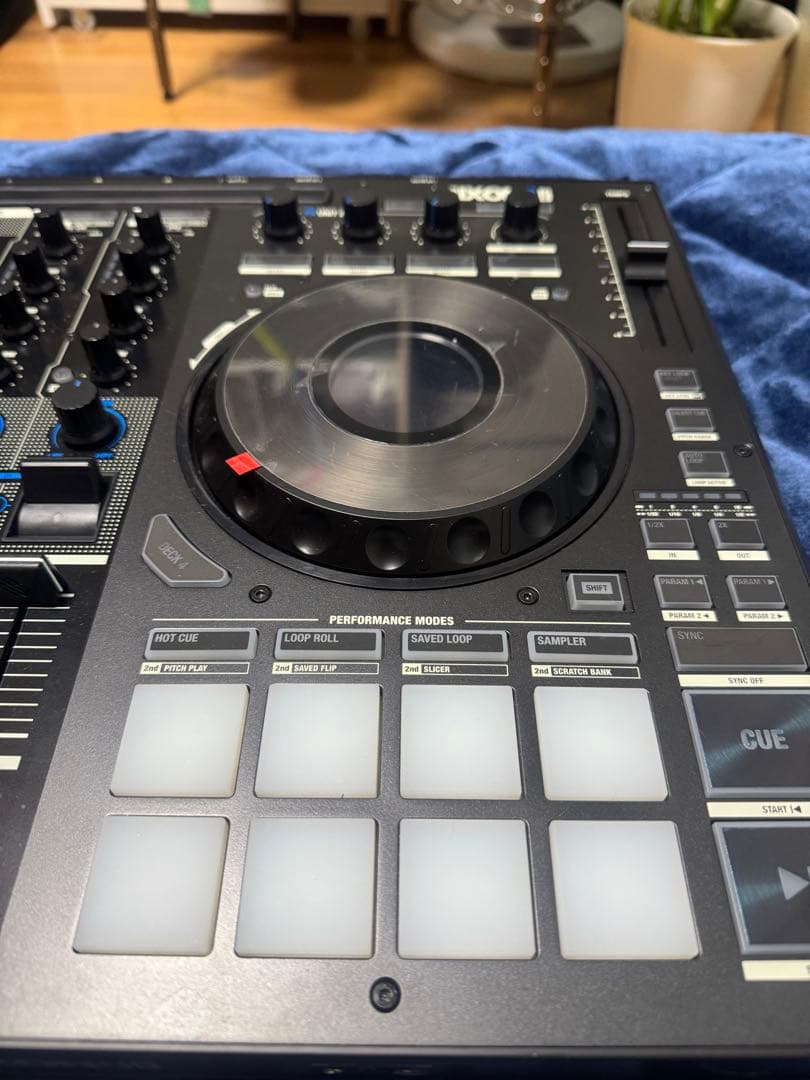 Reloop MIXON 8 PRO 4チャンネル DJコントローラー