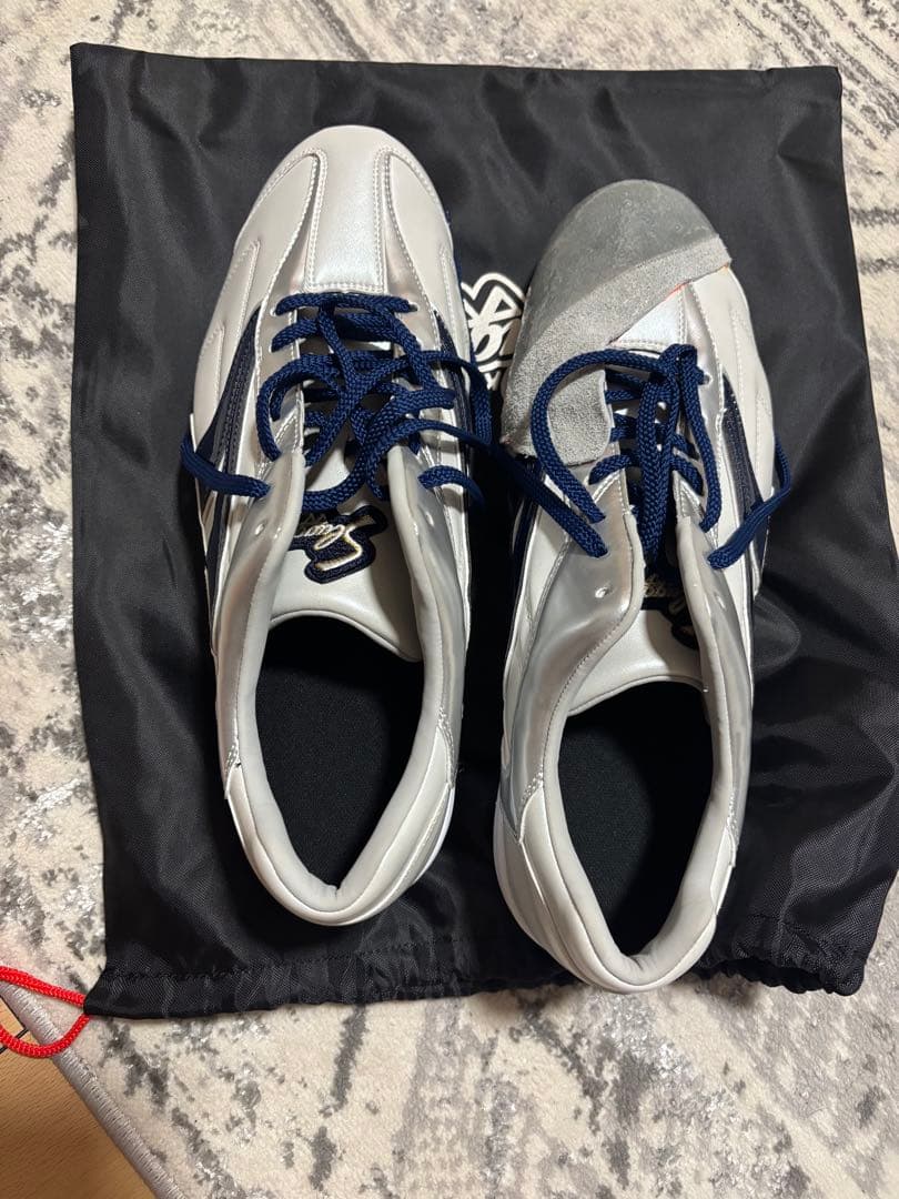 ホワイト グレー スパイクシューズ 収納袋付き 29.0cm