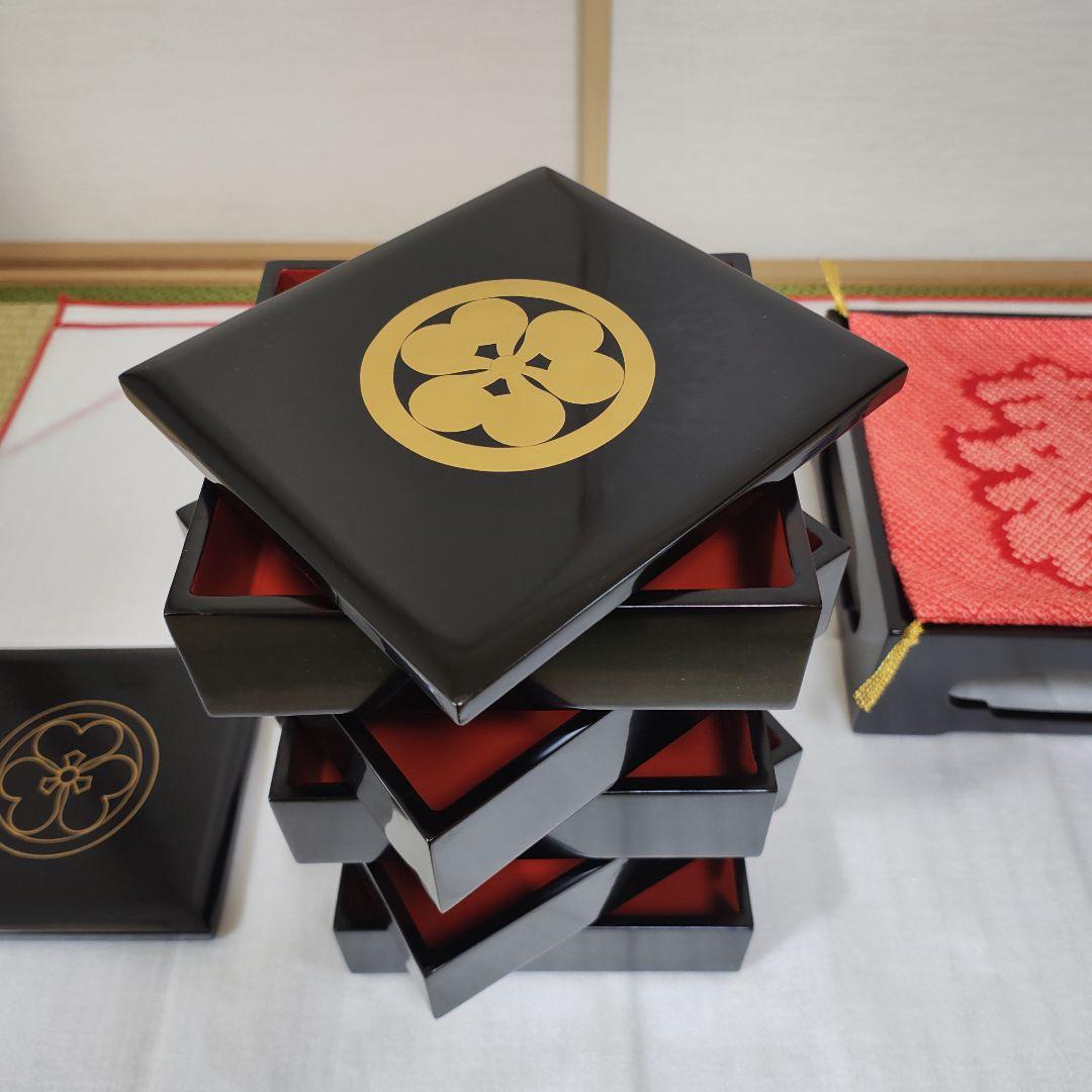 輪島塗　五段重箱　台付