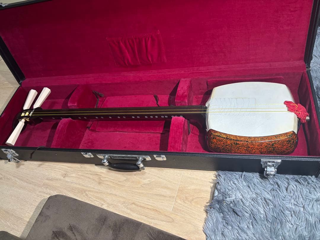 三味線本体「楓」　鼈甲撥、ケース付き