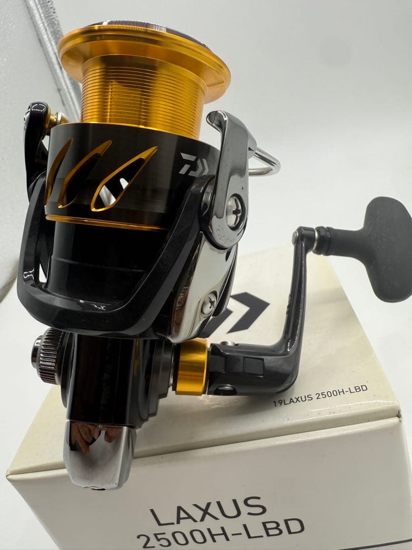 Daiwa LAXUS2500H-LBD スピニングリール