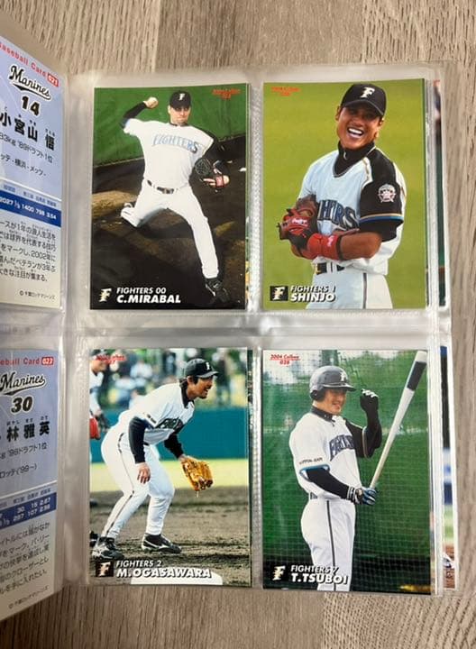 ⚾️プロ野球チップス　専用カードホルダー2004年第1弾　【美品】カード109枚‼️