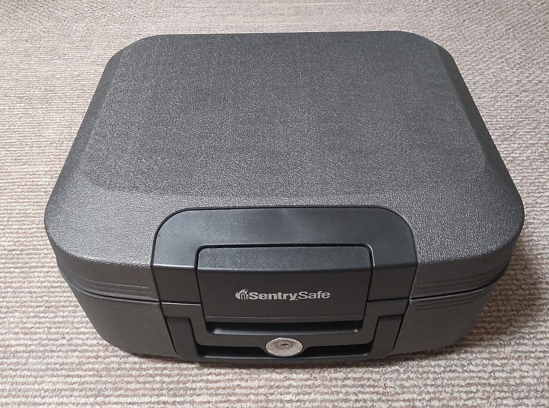 SENTRY (セントリー)耐火金庫 手提げ型