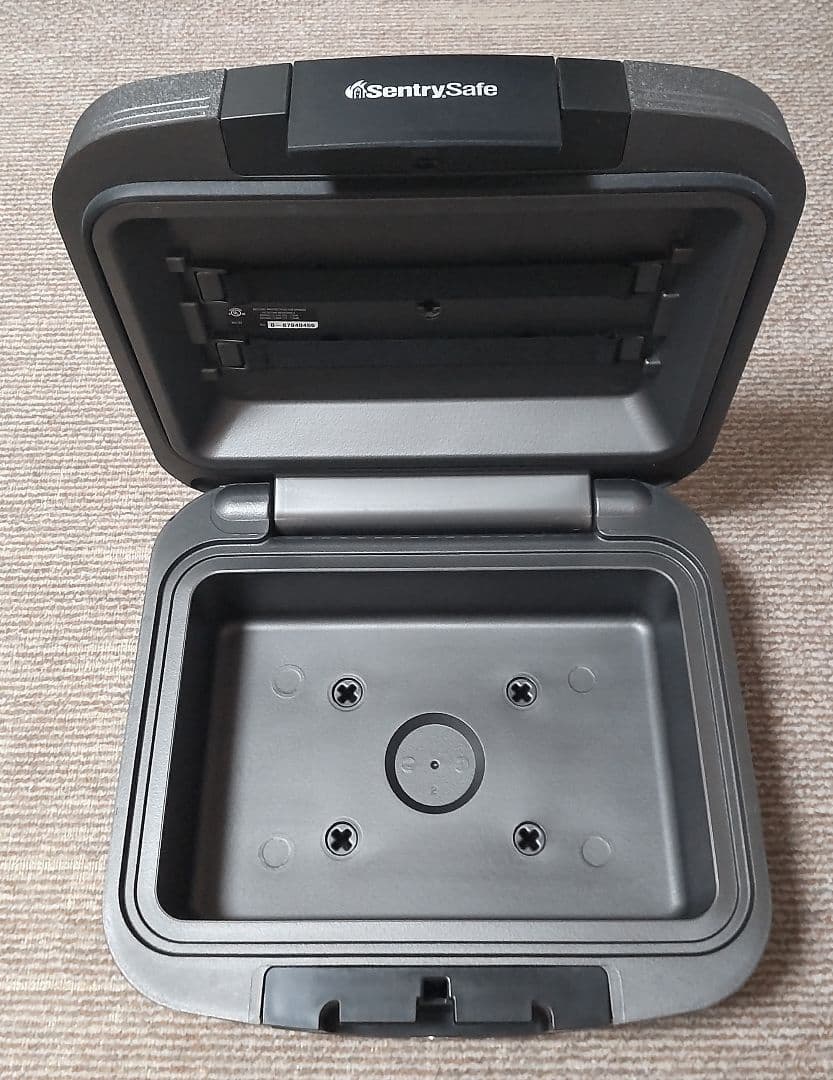 SENTRY (セントリー)耐火金庫 手提げ型