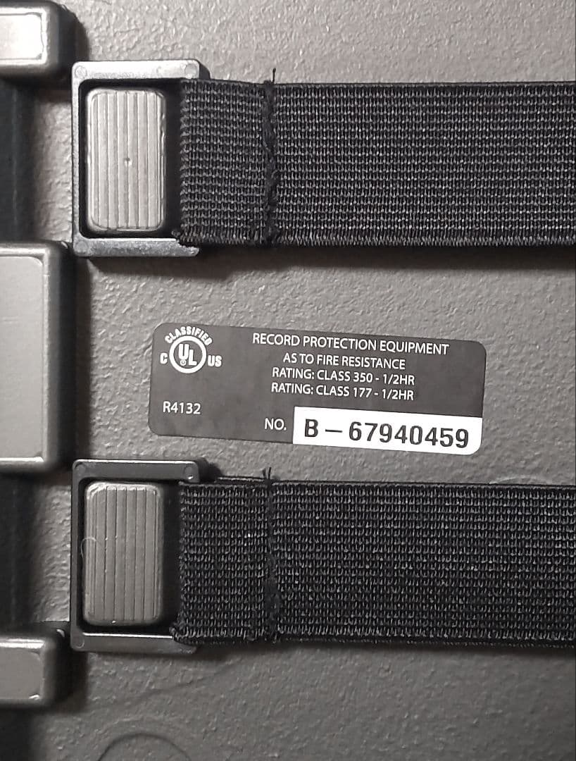 SENTRY (セントリー)耐火金庫 手提げ型