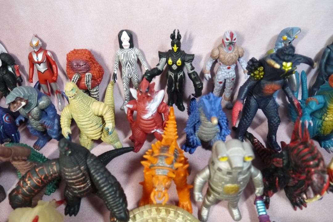 ウルトラヒーローシリーズ500　ウルトラ怪獣シリーズ500　ソフビ95体