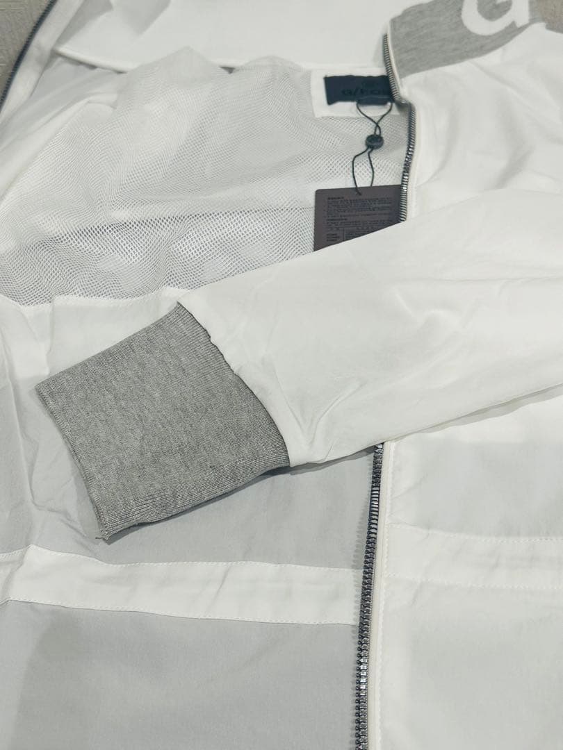 再入荷韓国G/FOREジーフォアレディースウインドブレーカーsizeLホワイト