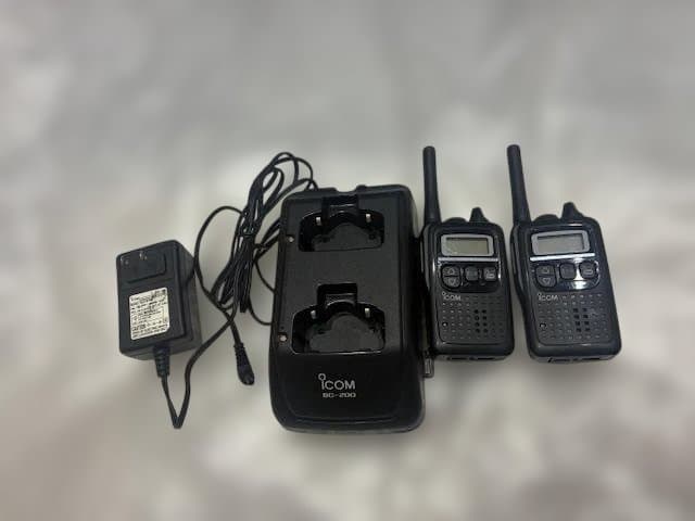 ICOM アイコム IC-4300 2個 BC-200 1個　トランシーバー