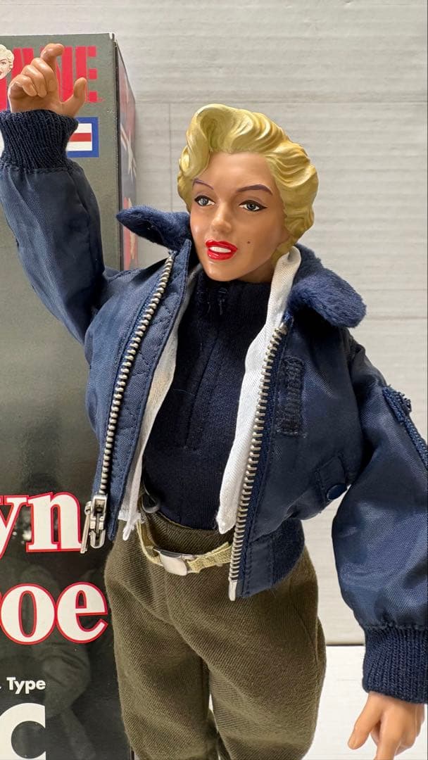 トイズマッコイ　マリリン・モンロー B-15C ジャケット アクションフィギュア