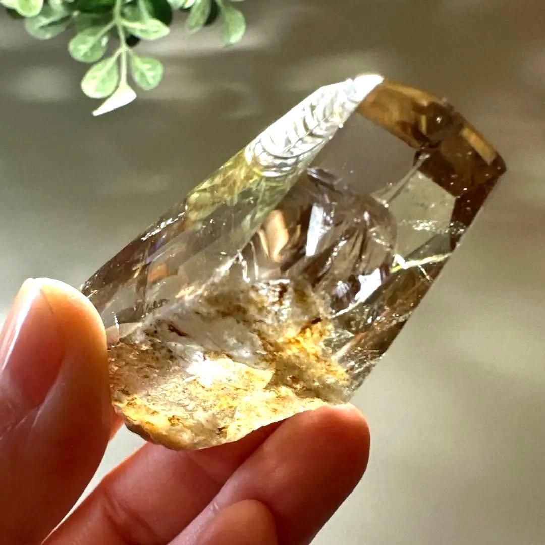 ルチル　スモーキー　ガーデン　虹　母岩つき　フリーフォーム　67.7g