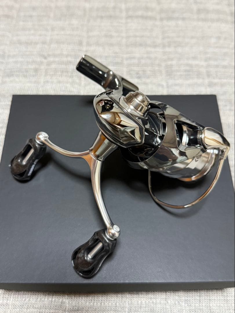 【美品】ダイワ 22 イグジスト LT2500S-DH SLPノブ EXIST