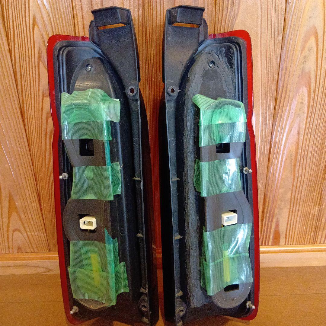 ハイエース ステラファイブ テールライト 希少 傷あり ジャンク