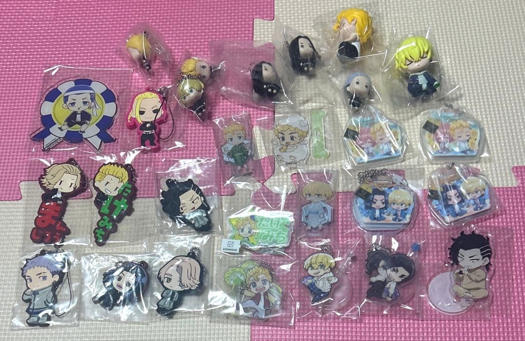 東京リベンジャーズ　グッズ　85個　まとめ　アクスタ　アクキー　缶バッジ