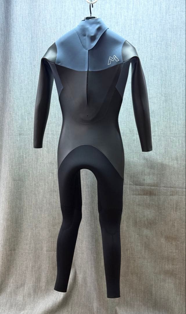 MECC MLサイズ セミドライウェットスーツ 新品未使用