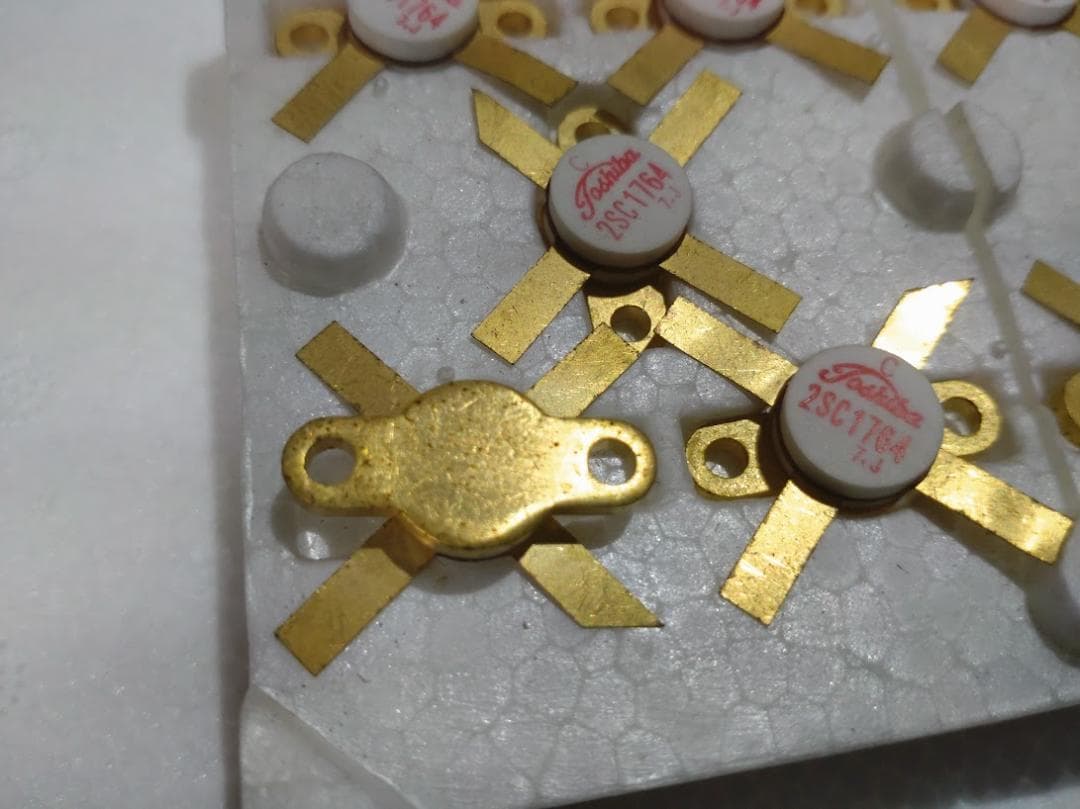 TOSHIBA 2SC1764　10PCS　新品未使用