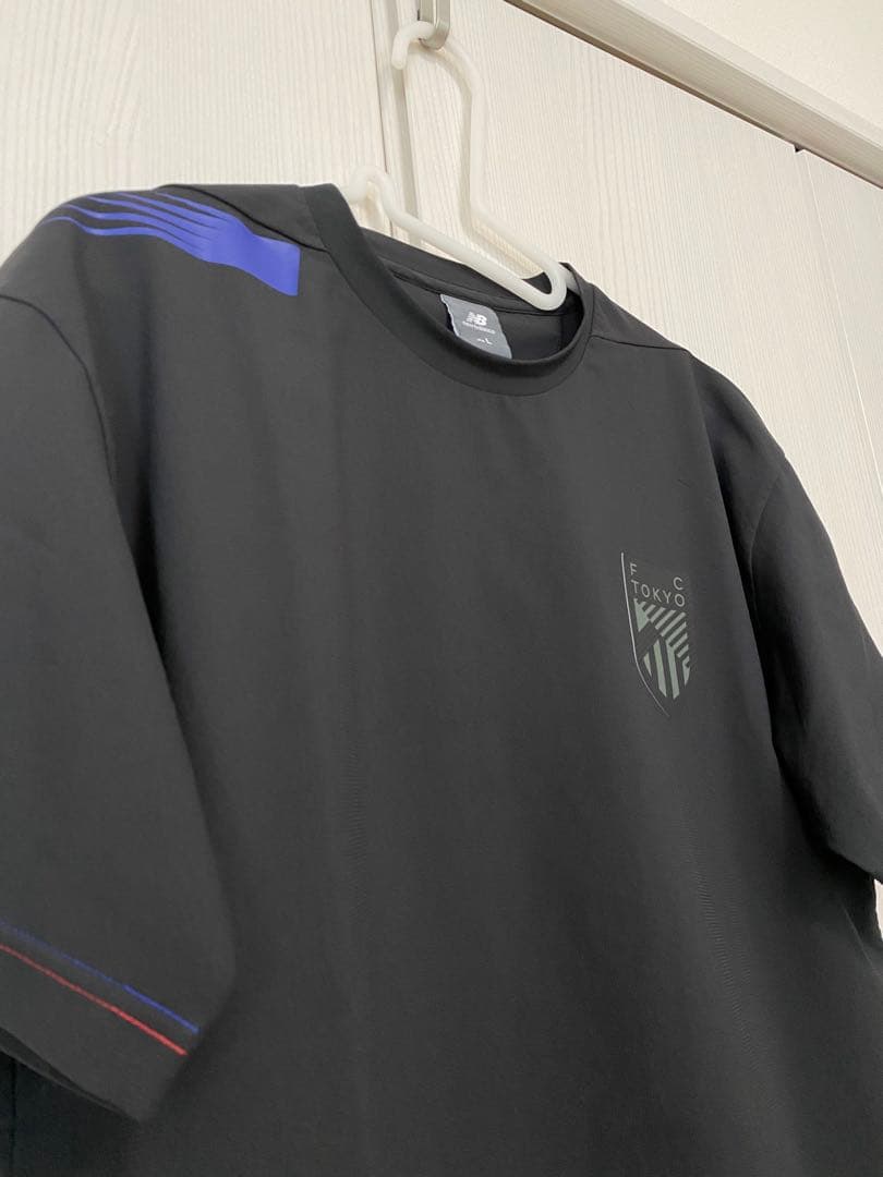 2025 FC東京×ニューバランス　ブラックアウトTシャツ　ウーブンショーツ　Ｌ
