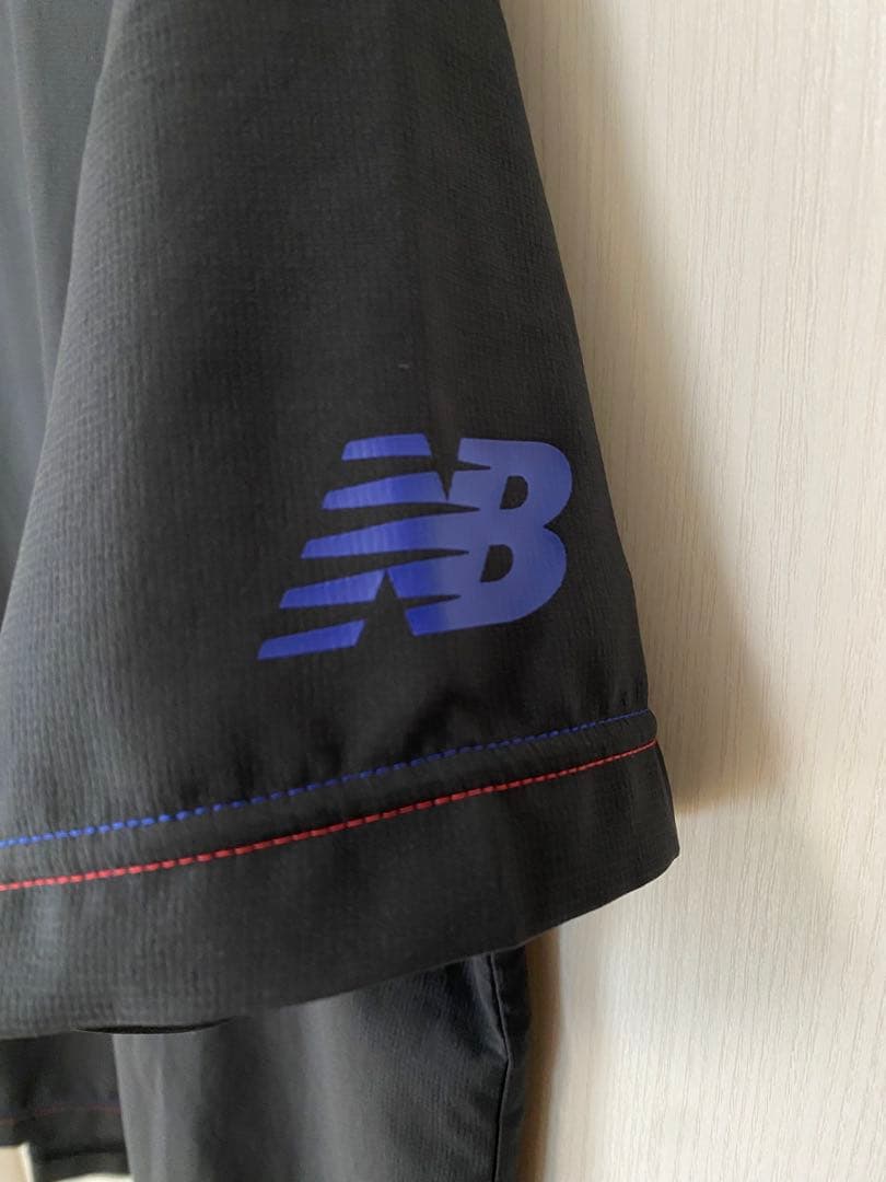 2025 FC東京×ニューバランス　ブラックアウトTシャツ　ウーブンショーツ　Ｌ