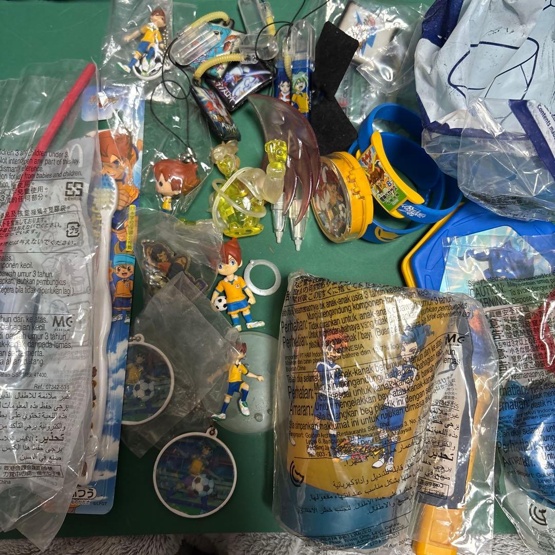 ジャンルごちゃまぜ　まとめ売り　約500点ほど　缶バッジ　鬼滅　うたプリ