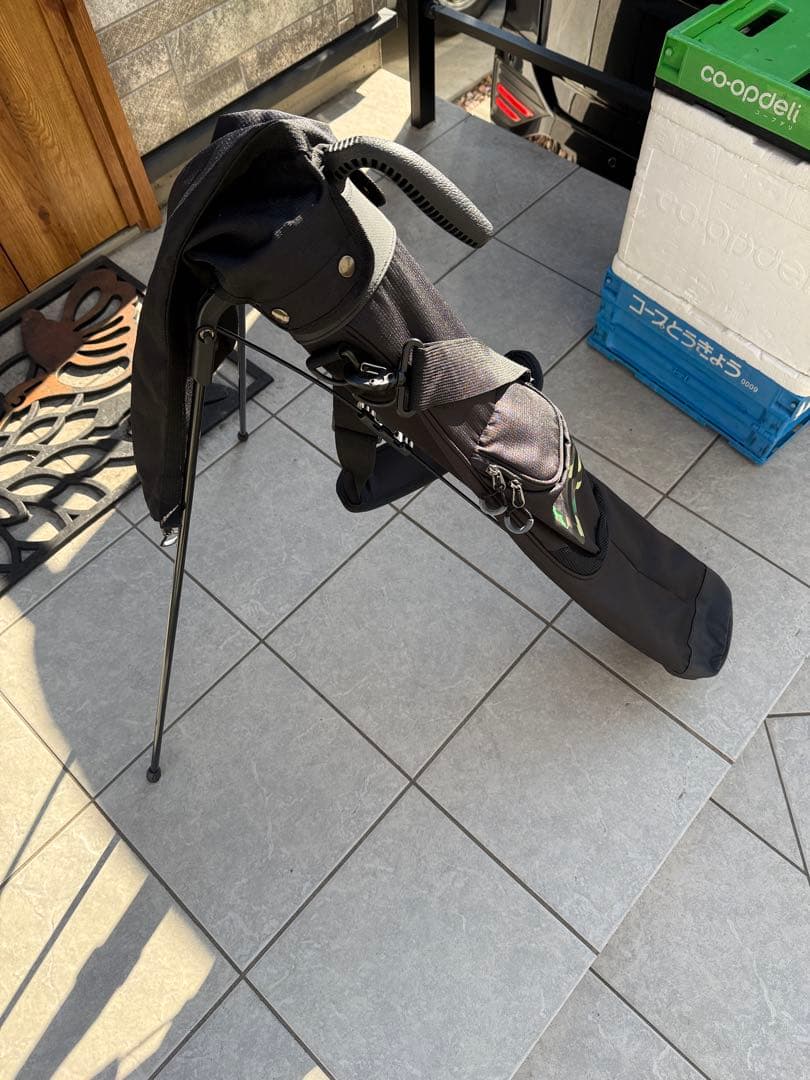 黒のゴルフバッグ・キャディバッグ