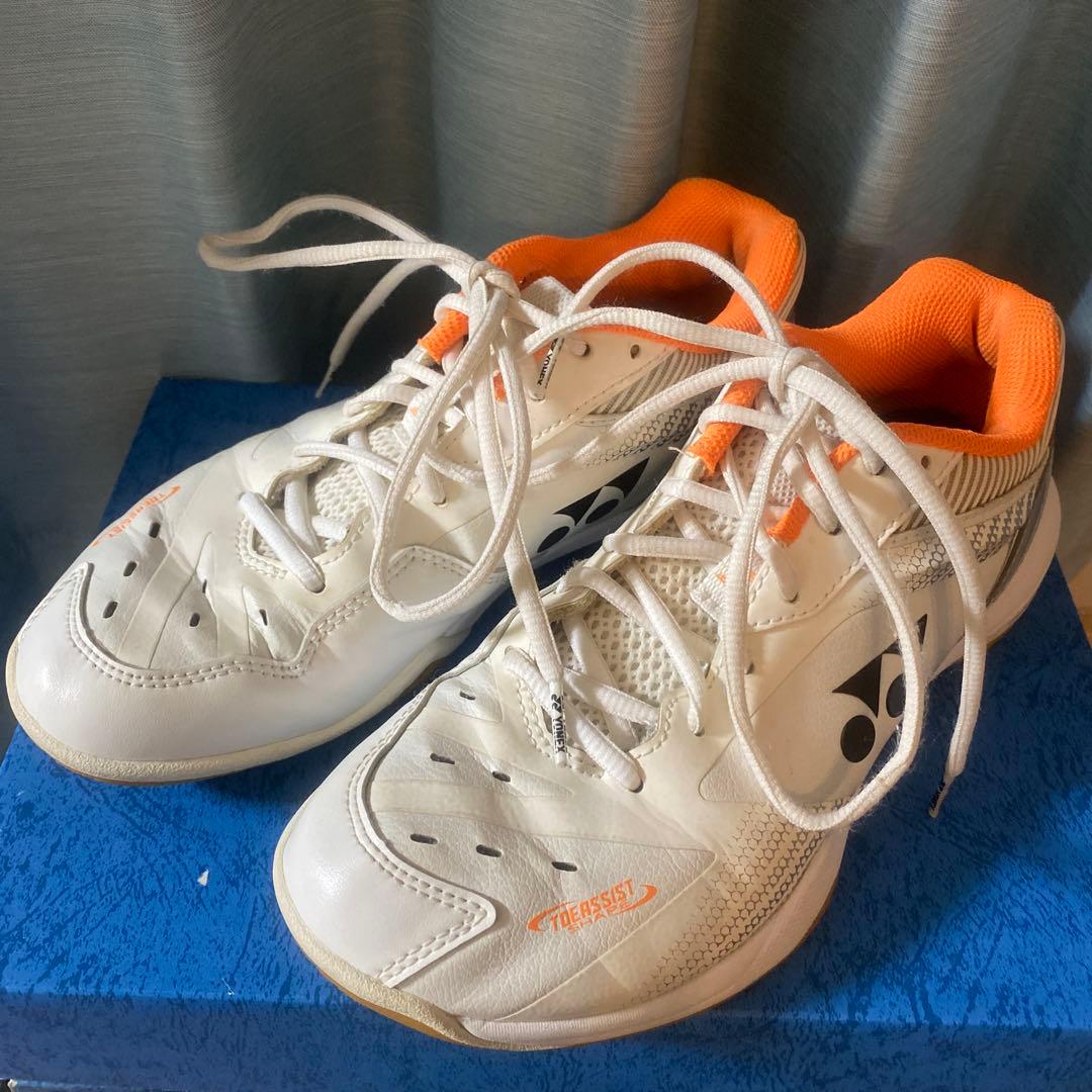 ヨネックス　バドミントンシューズ24.5