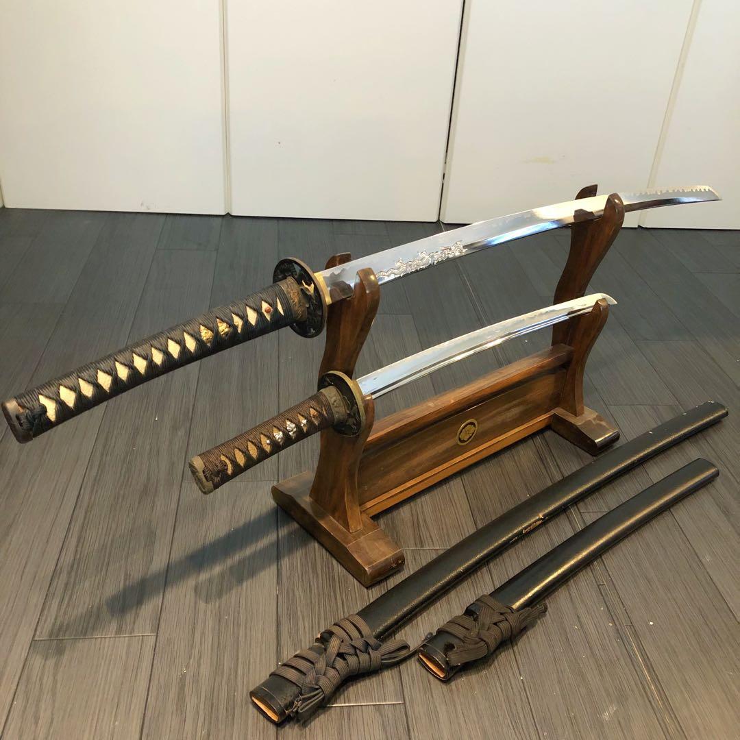 本格模造刀　優刃紋刀身　樋入り　龍刻印　太刀　脇差　大小セット　緑拵え