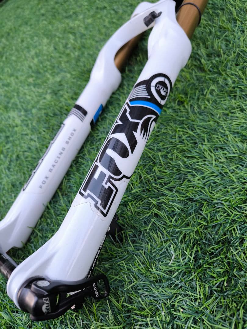 FOX エアサスペンションフォーク F-Series