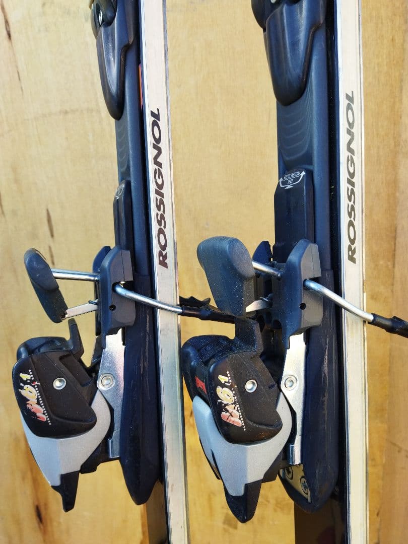 ROSSIGNOL ロシニョール　スキー　板　黒　SOLARIS