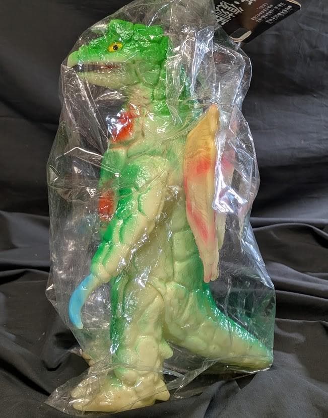 ジャイアント ドラコ「ウルトラマン」怪獣（ブルマァク復刻）蓄光版ソフビフィギュア