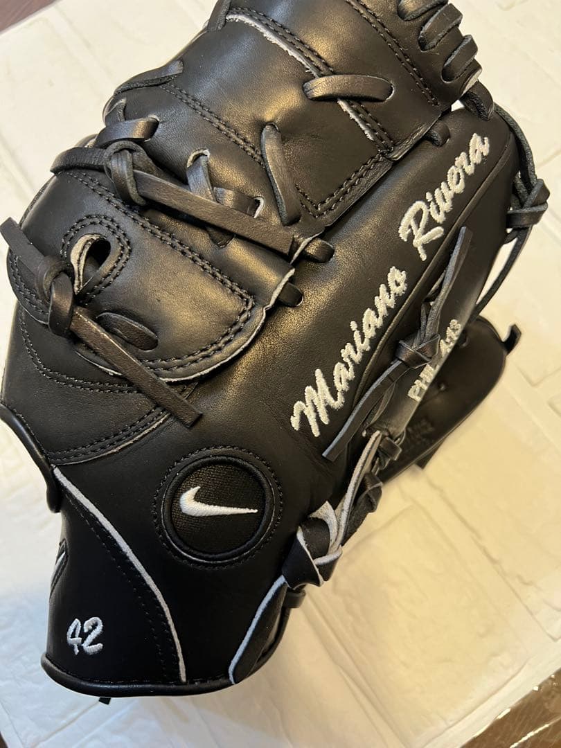 最多セーブ記録！Nike Mariano a 直筆サイン入りグローブ