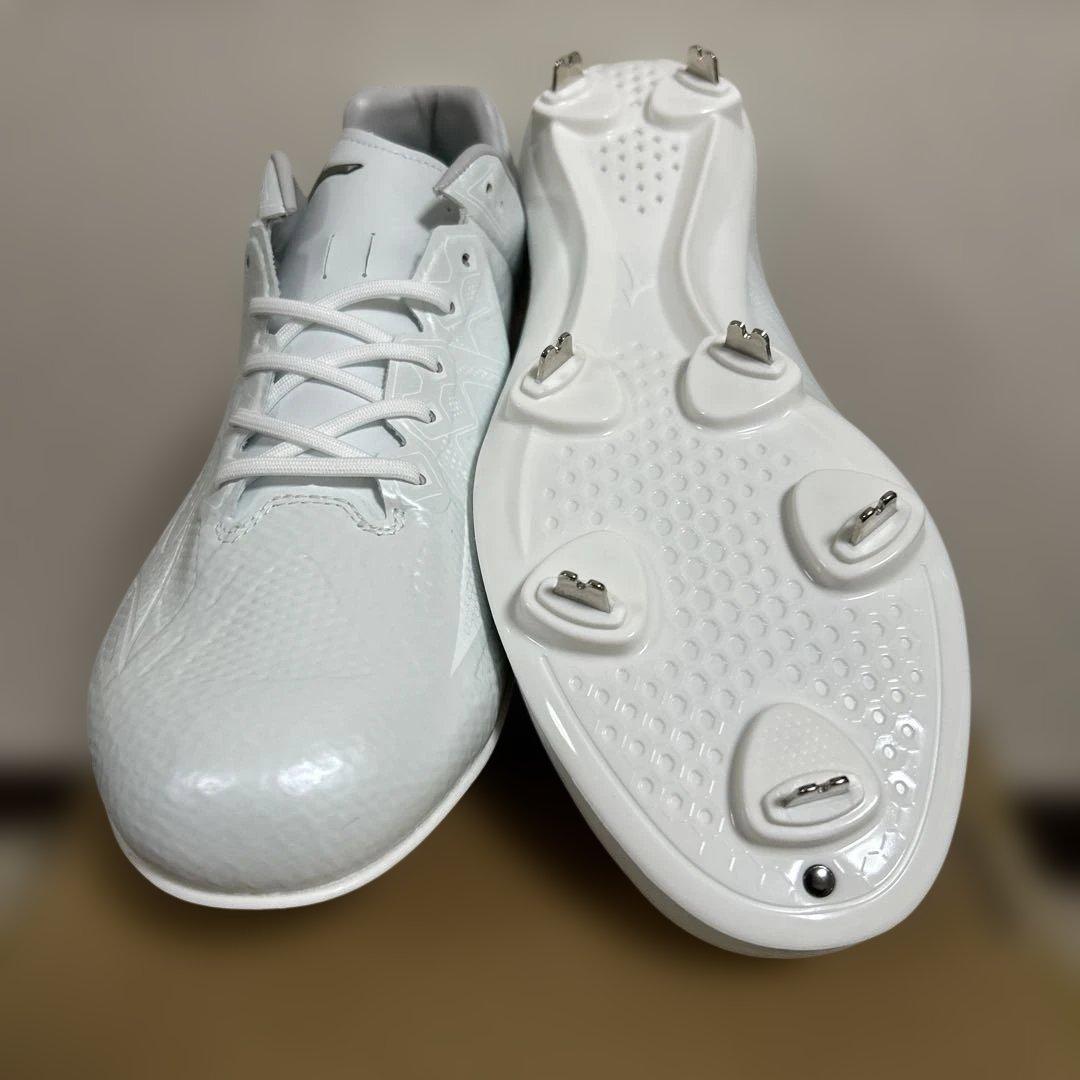 新品 未使用 未試着 ミズノ ライトレボエリート２ホワイト27.5cm