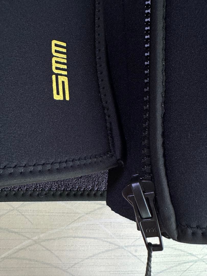 新品未使用タグ付き ウェットスーツ マリンスポーツ タッパー 黒 メンズ S