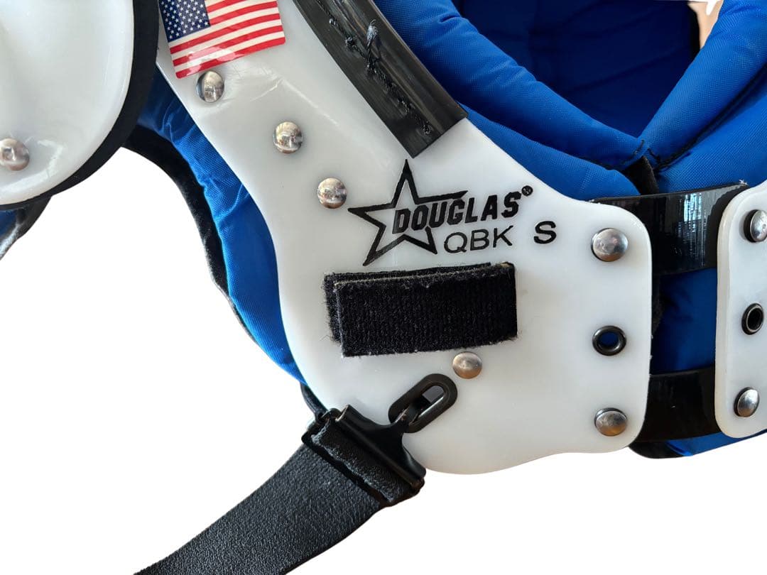 アメフト防具　DOUGLAS（ダグラス）　ショルダーパット　Sサイズ